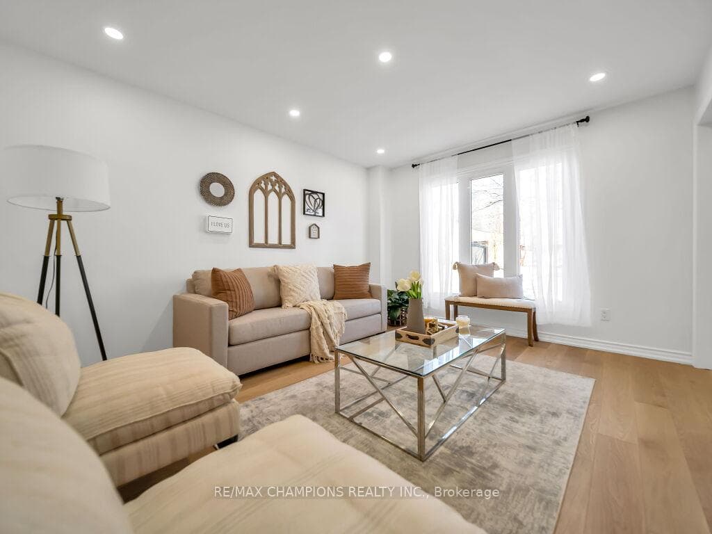 4 Claudia Avenue photo 7