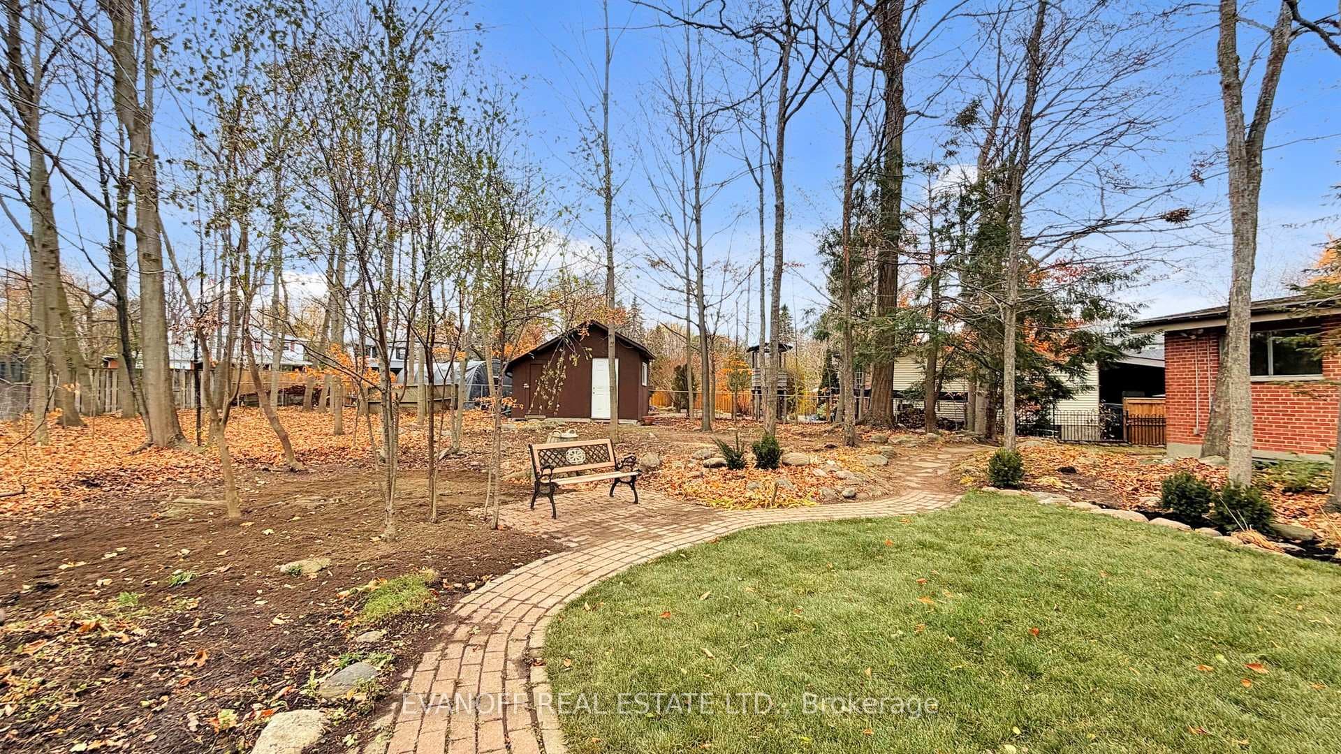 16 Lyncroft Drive photo 35