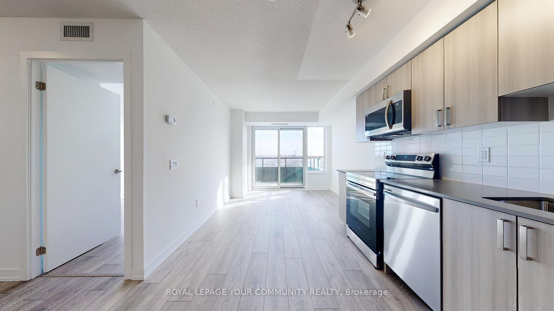 1455 Celebration Drive Unit 1501 photo 3