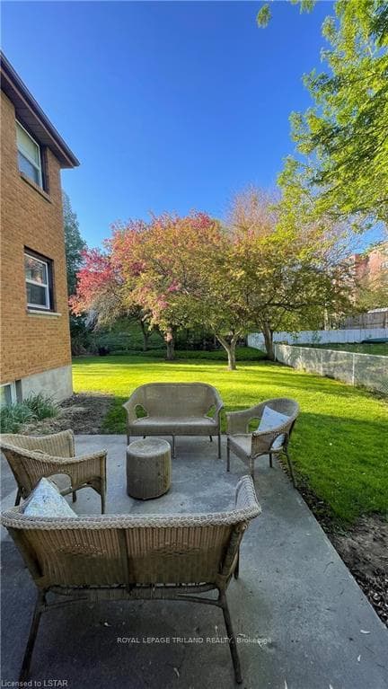 675 VICTORIA Street Unit 3 photo 8