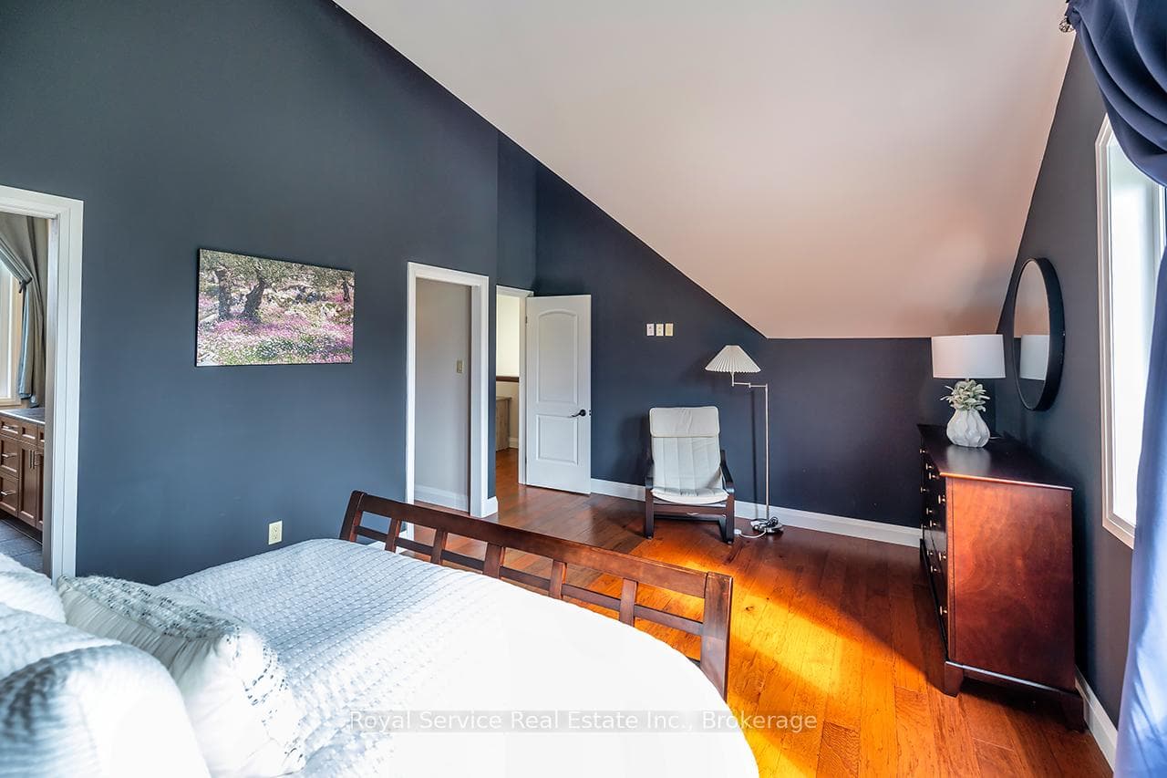 709 Carveth Drive photo 19