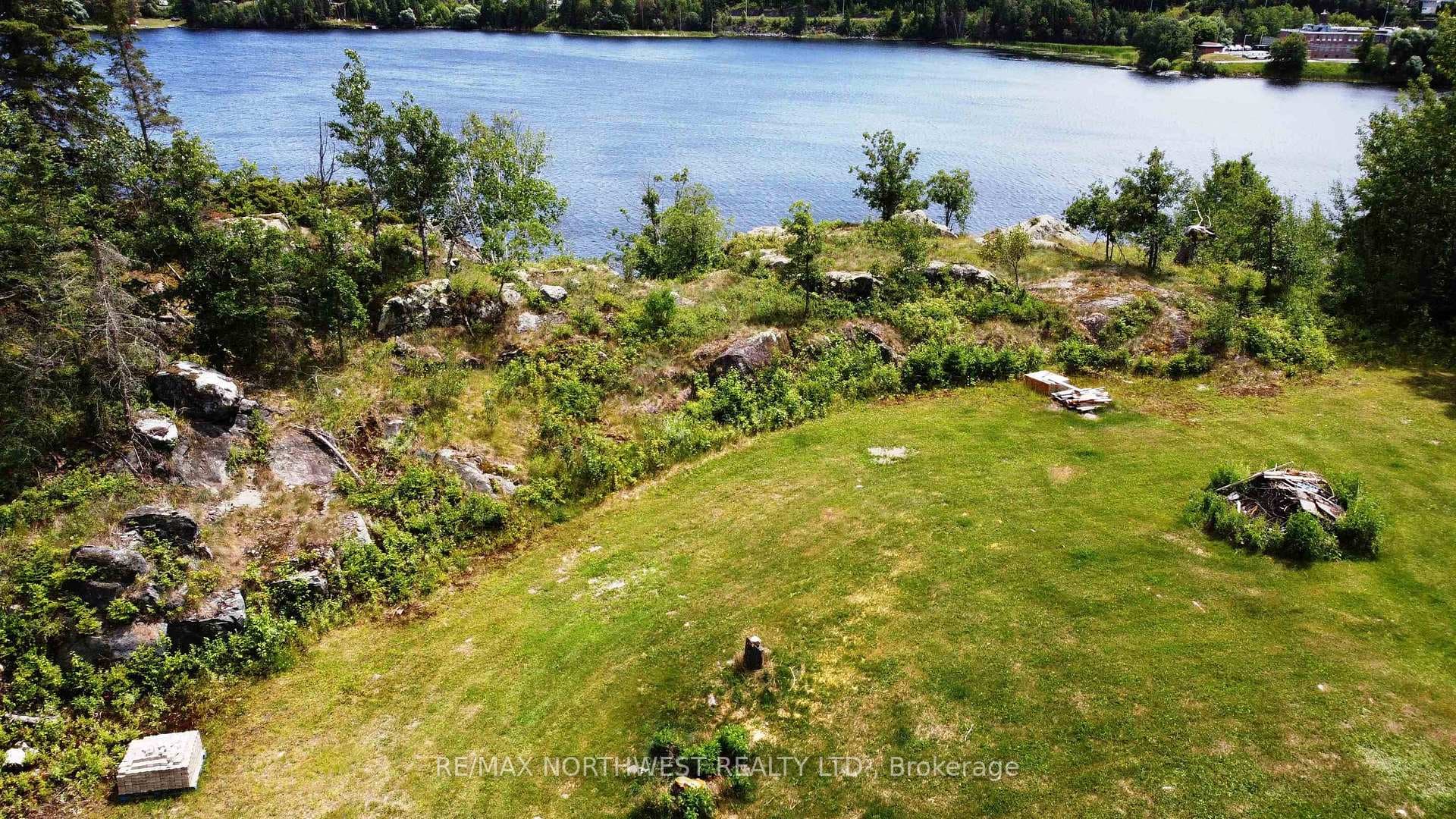 1319 LAURENSON LAKE photo 6