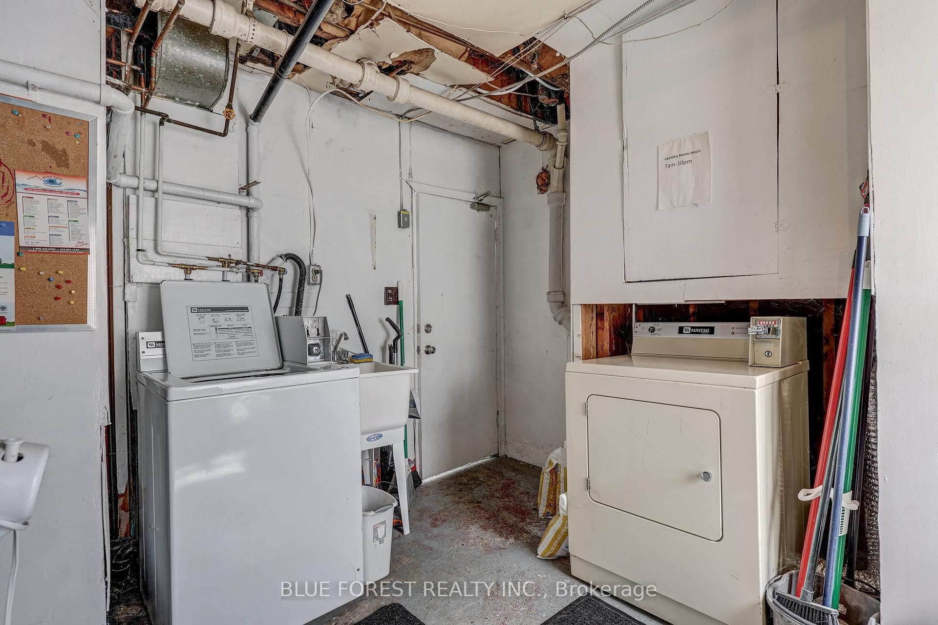 390 Thiel Street photo 37