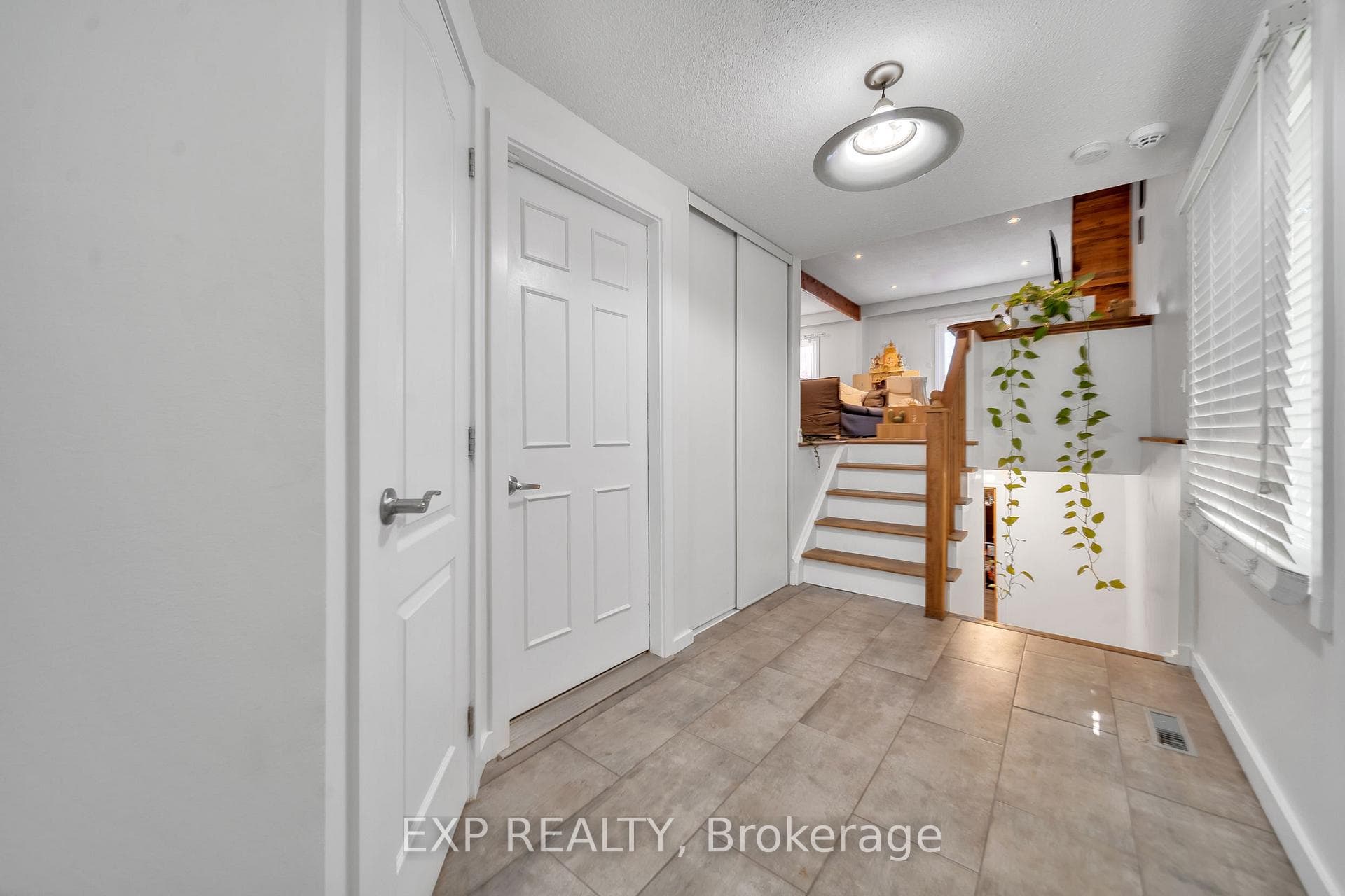 62 Amberwood Square photo 9