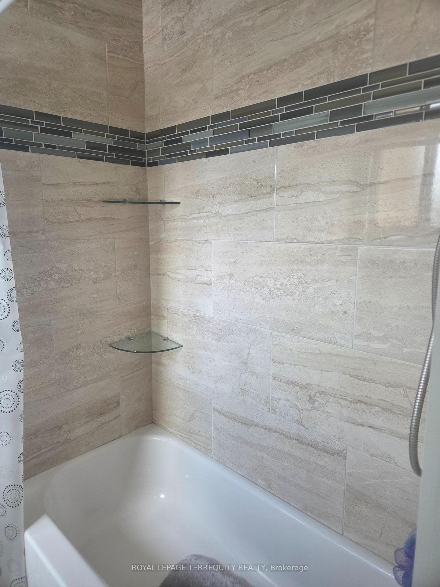 32 Randall Drive photo 14