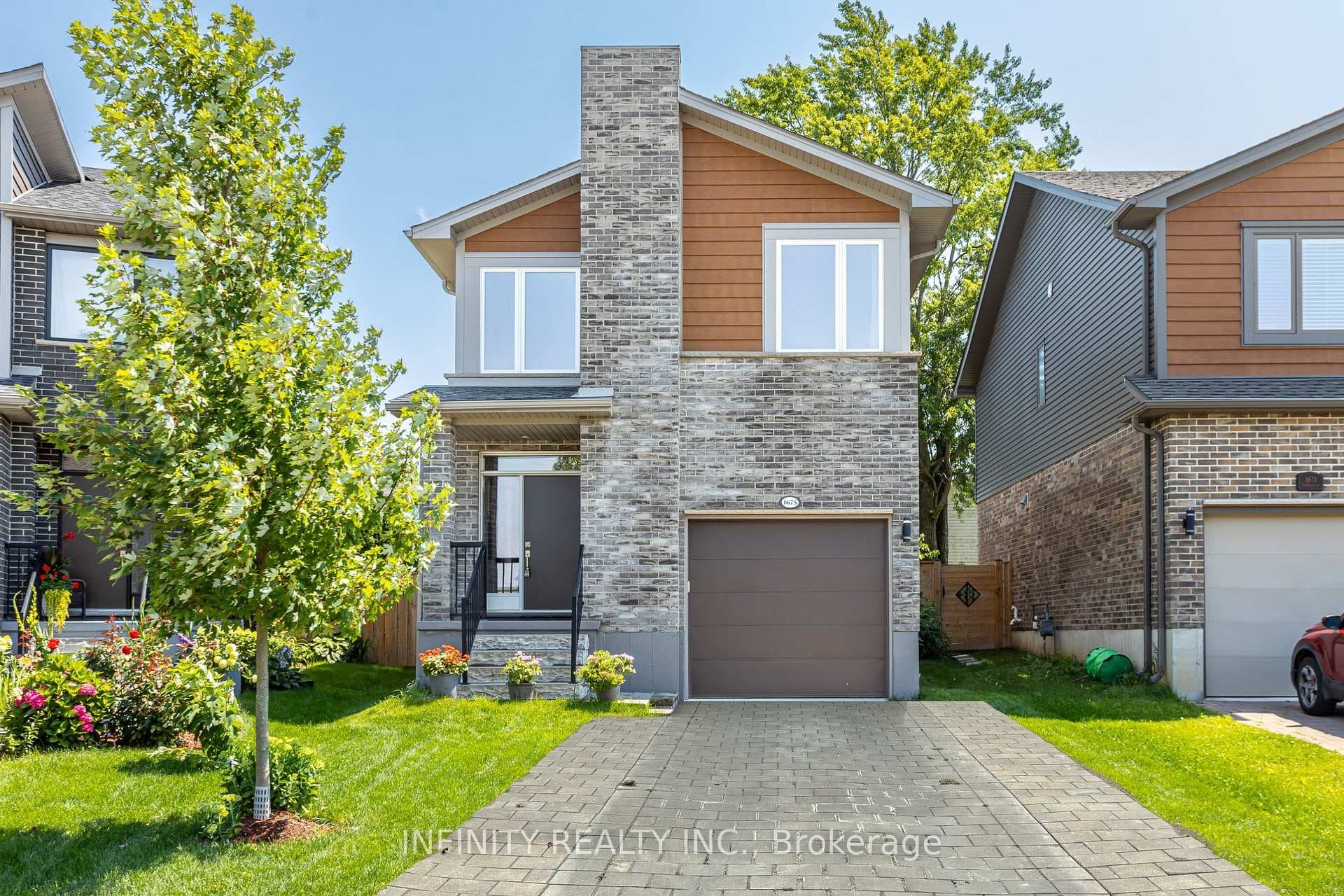 1675 VALHALLA Street photo 1