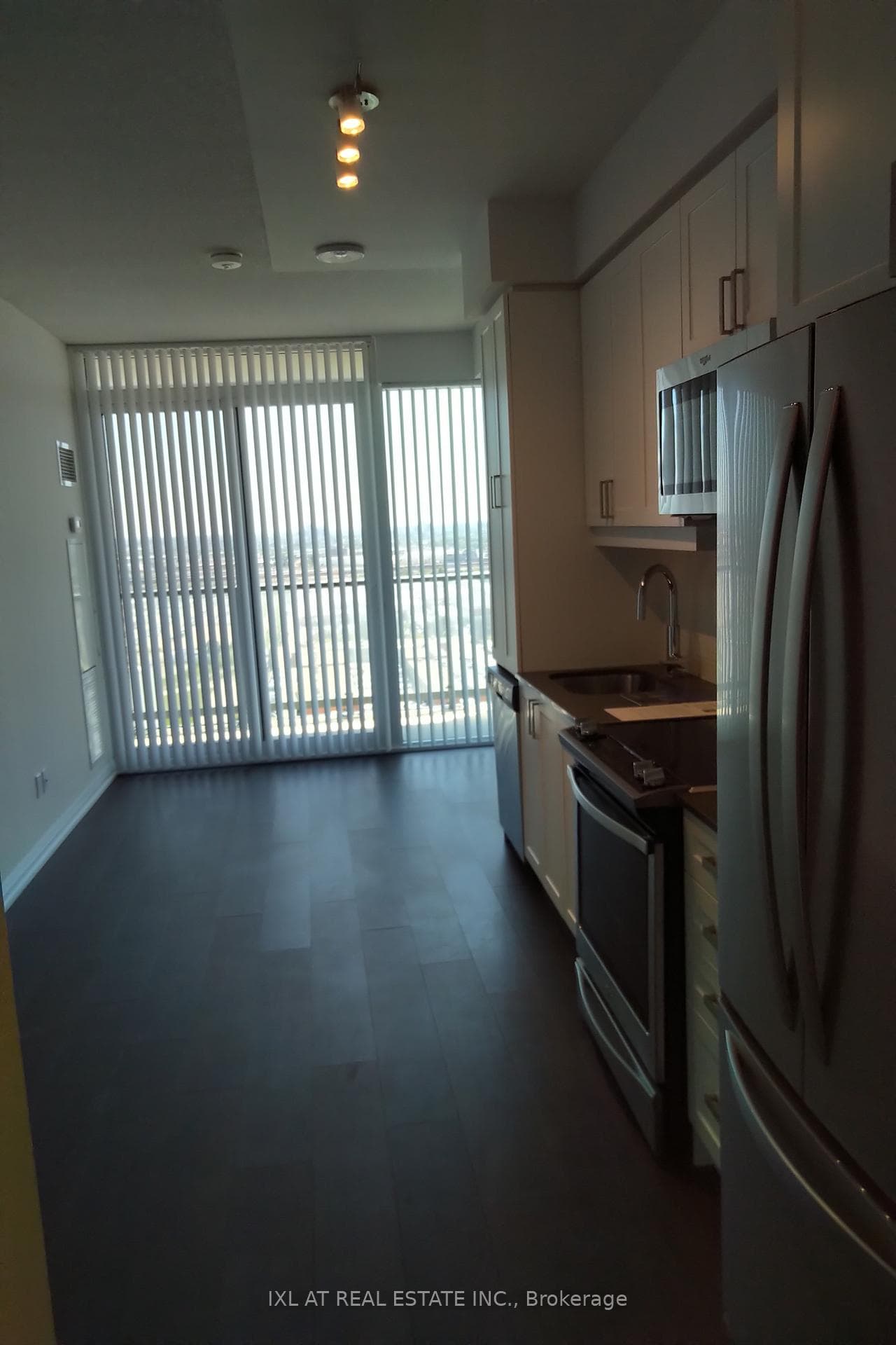 7895 Jane Street Unit 2201 photo 1