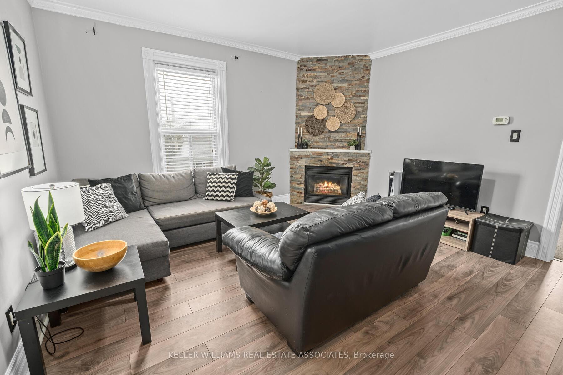 75 Mcintyre Crescent Unit 3 photo 12