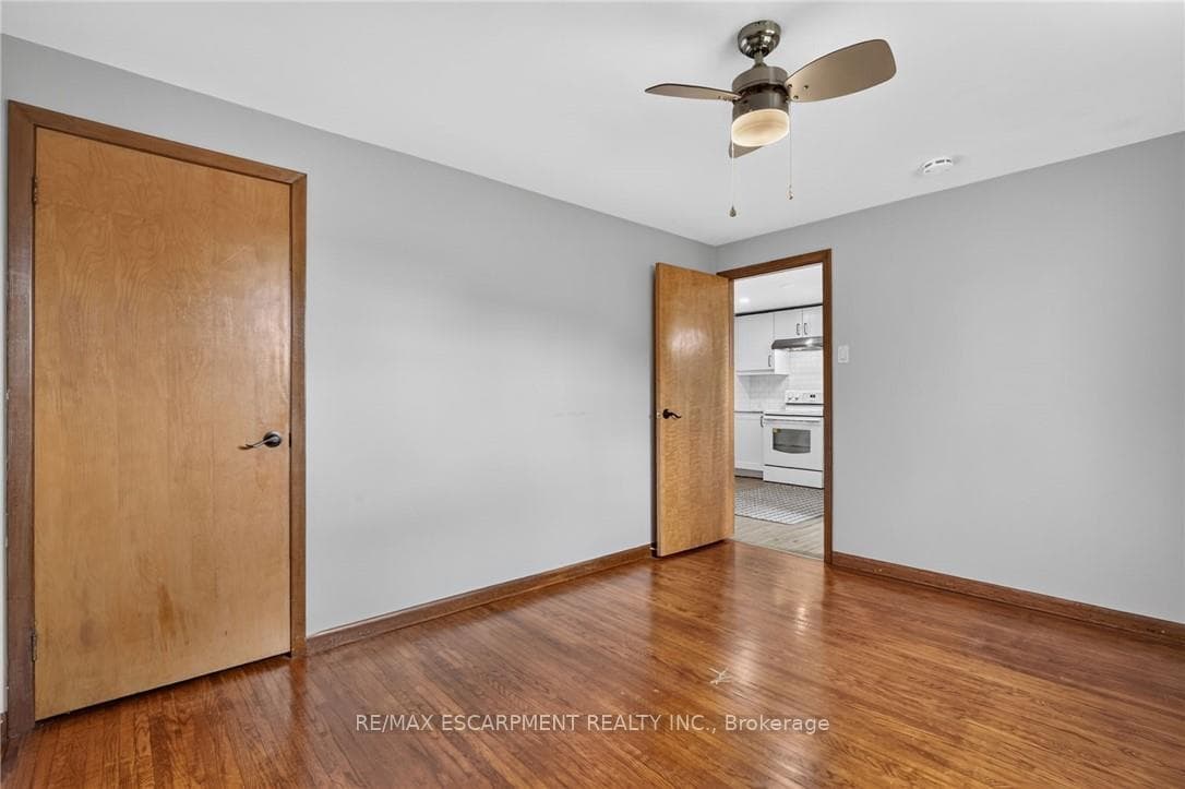 300 Knoll Street photo 35