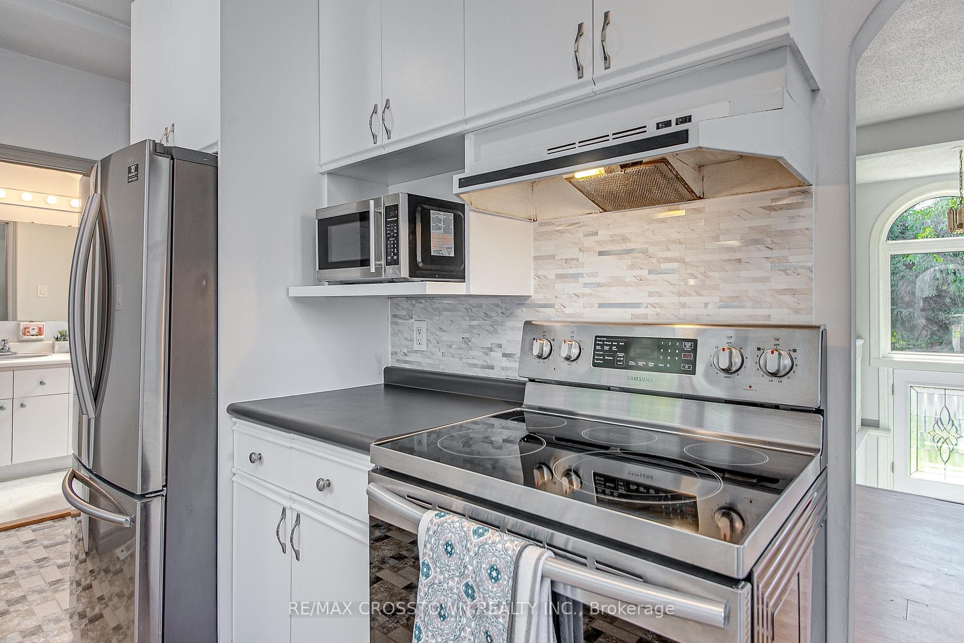 1160 Alfred Street photo 9