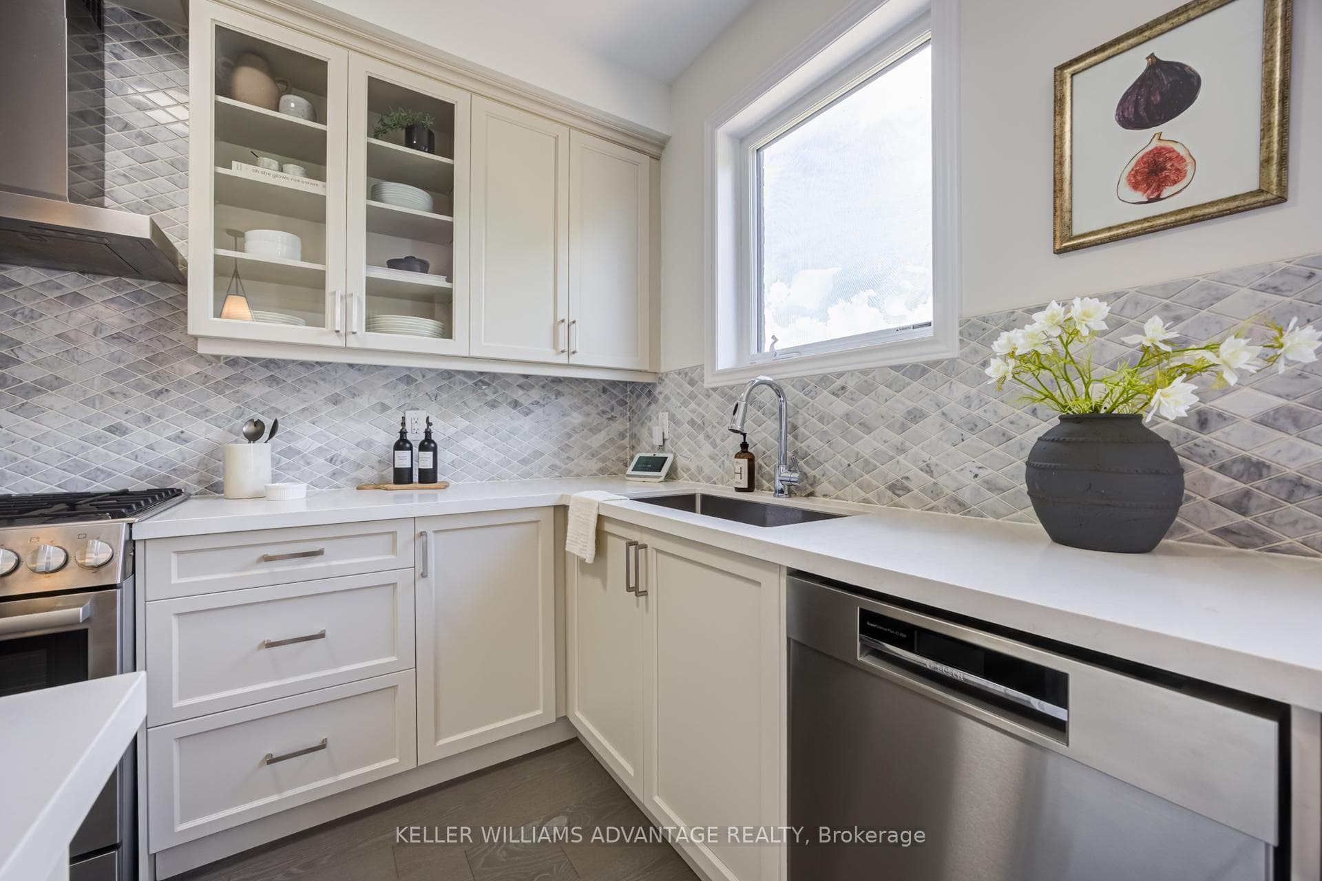 46 Sutcliffe Drive photo 10