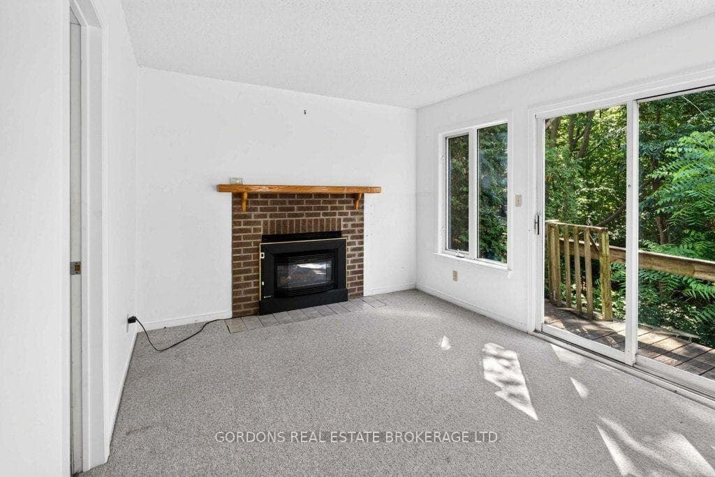 30 Limeridge Drive photo 9