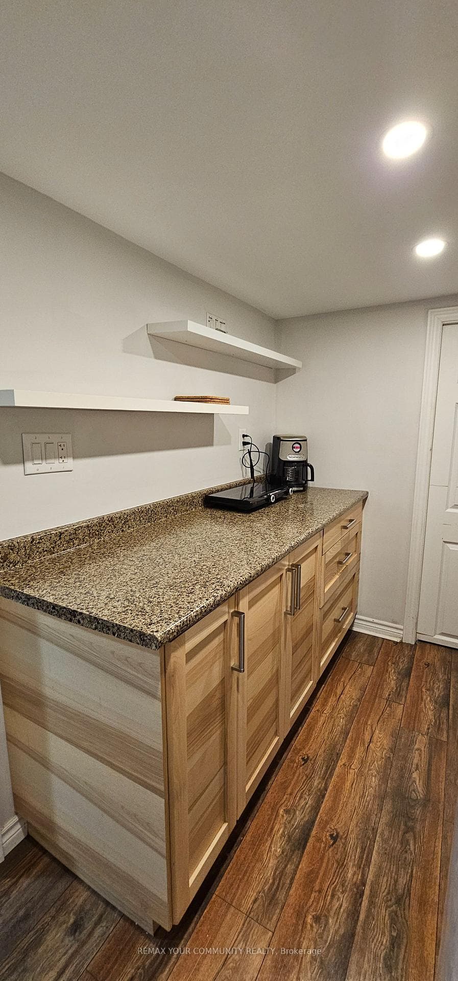 46 Courtland Crescent Unit Bsmt photo 8