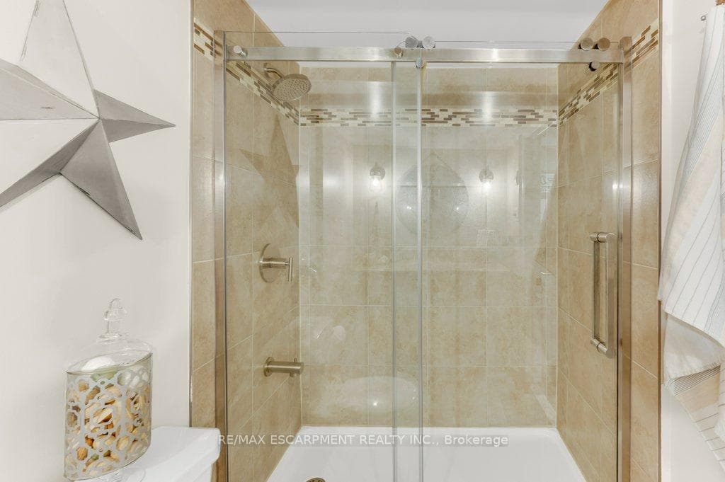 1482 Epping Road photo 31