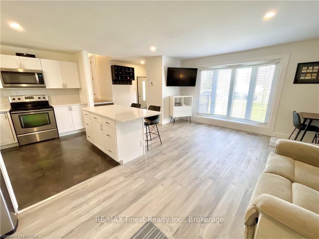170 WILSON Street photo 12