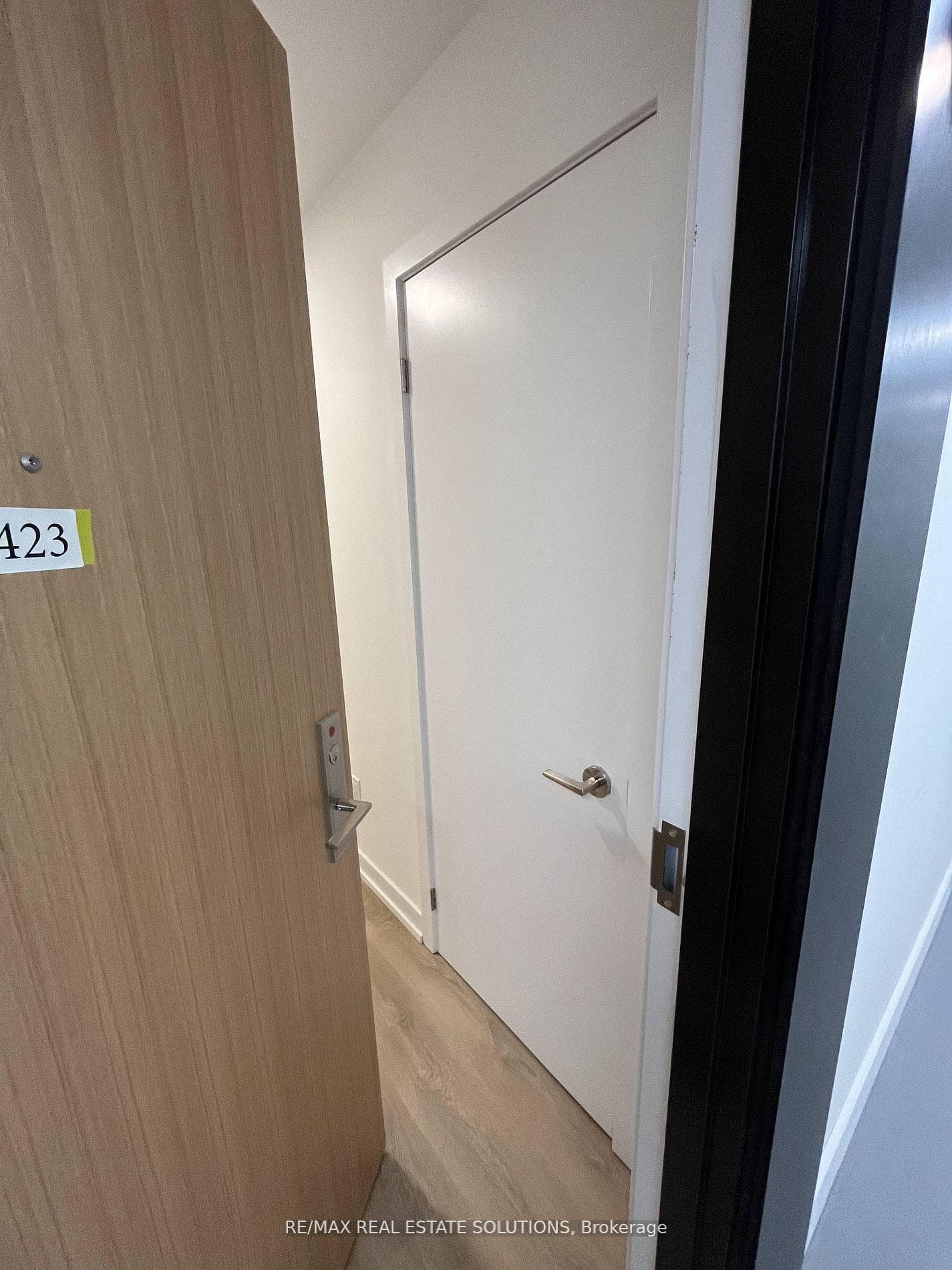 150 Logan Avenue Unit 423 photo 4