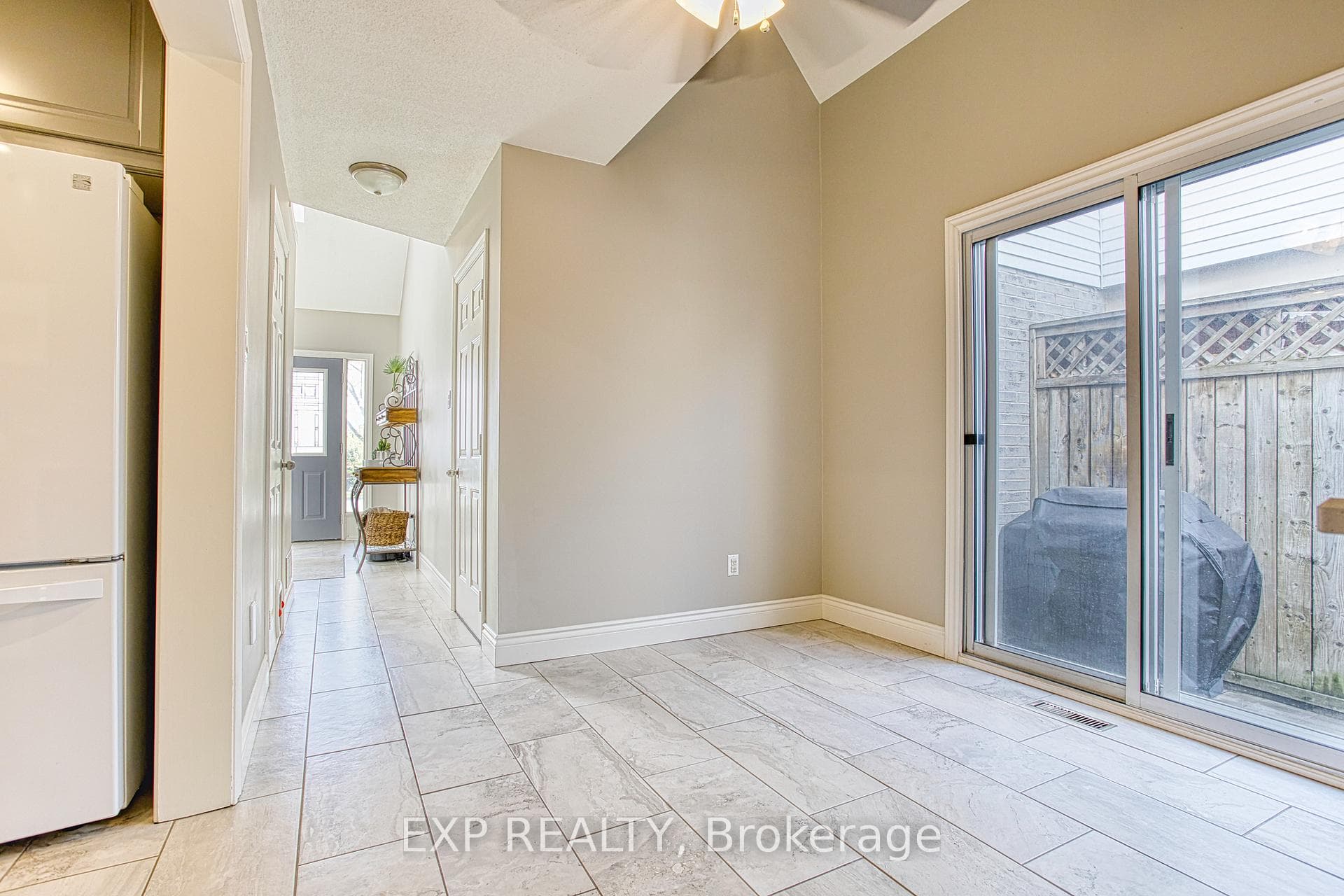 4588 Juniper Court photo 15