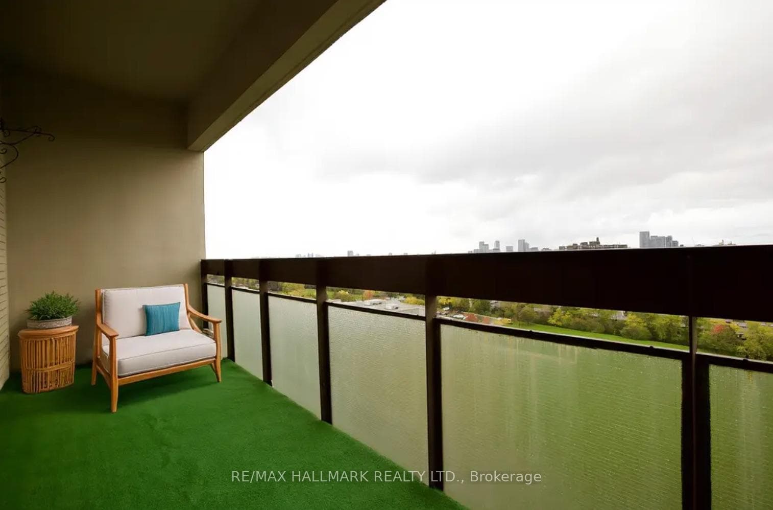 260 Seneca Hill Drive Unit PH8 photo 9