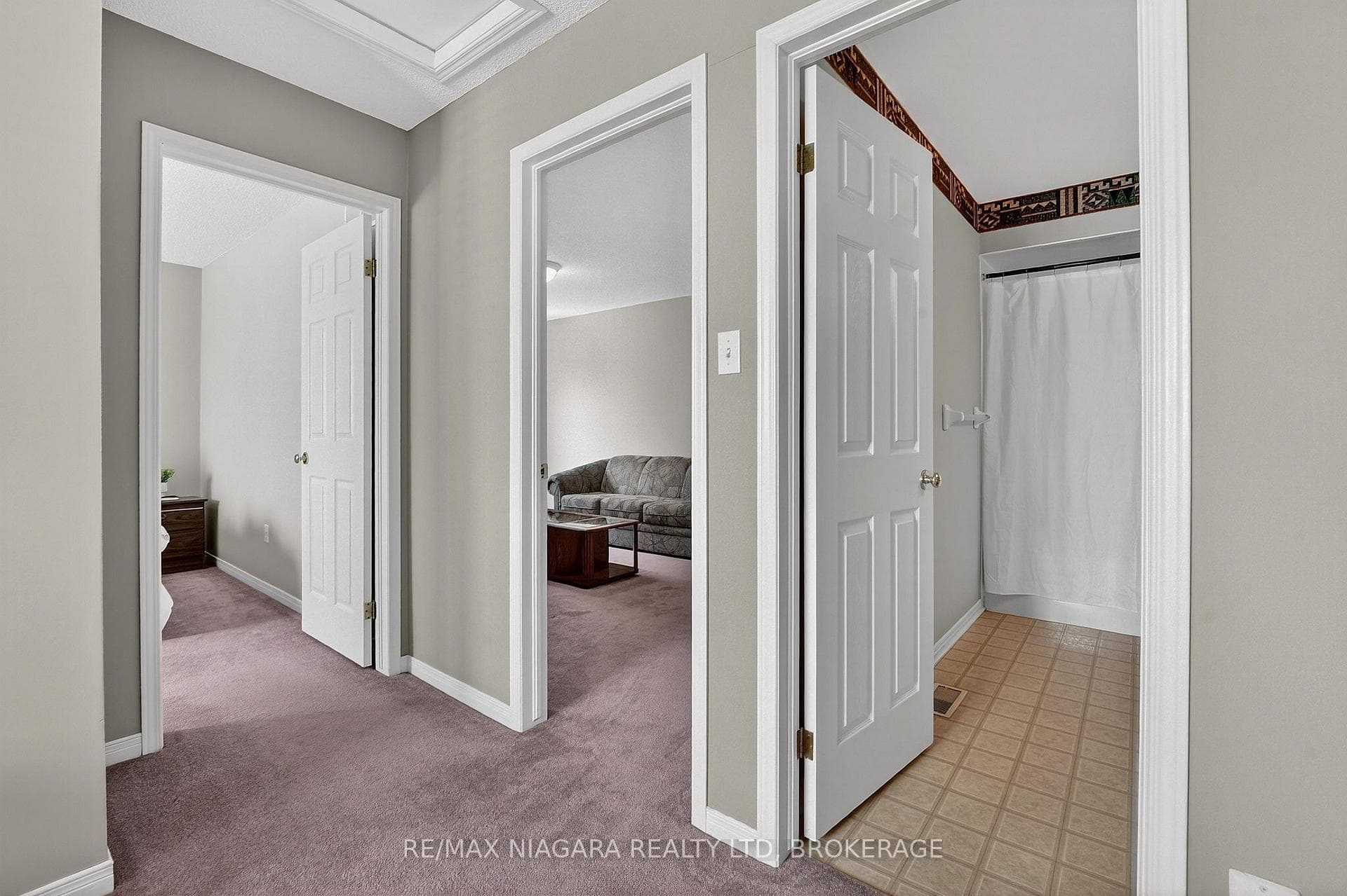 98 Silvercrest Court photo 28