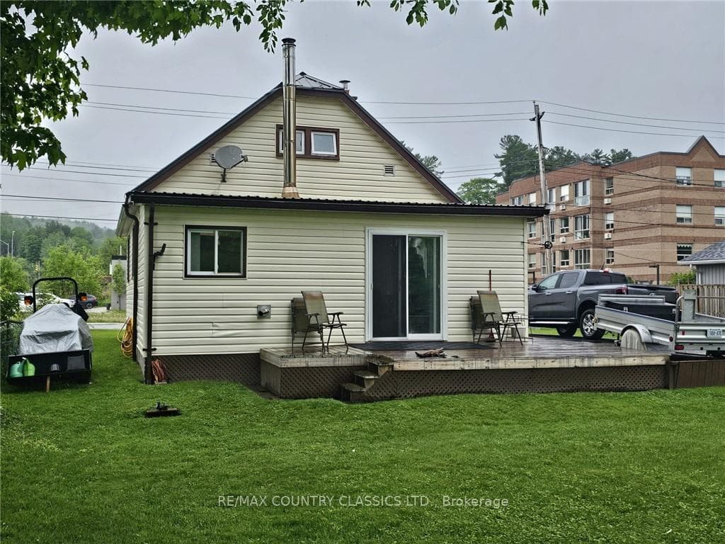 8 ALICE Street photo 3