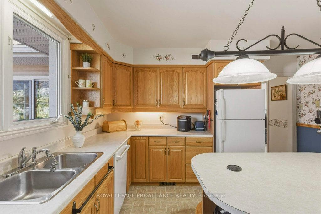 5320 Maple Street photo 18