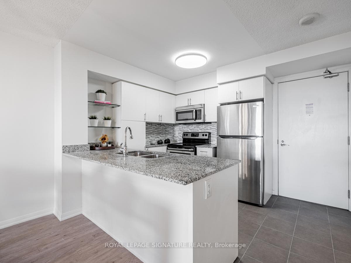 800 Lawrence Avenue Unit 513 photo 14