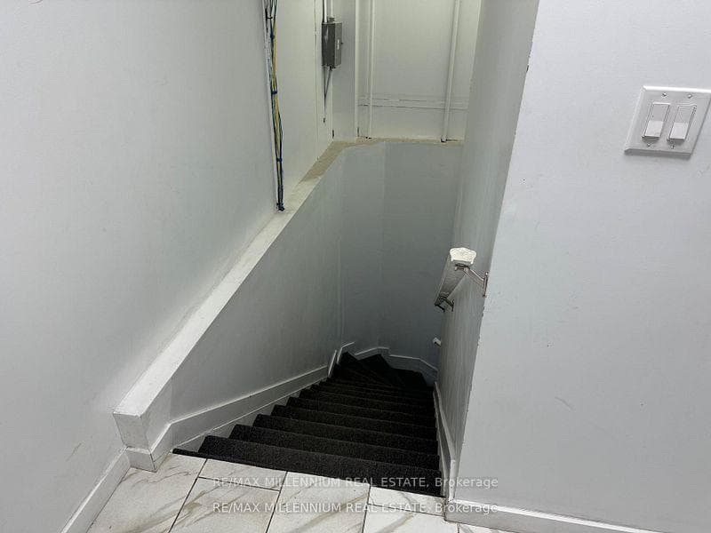 1315 Derry Road Unit 2 photo 9