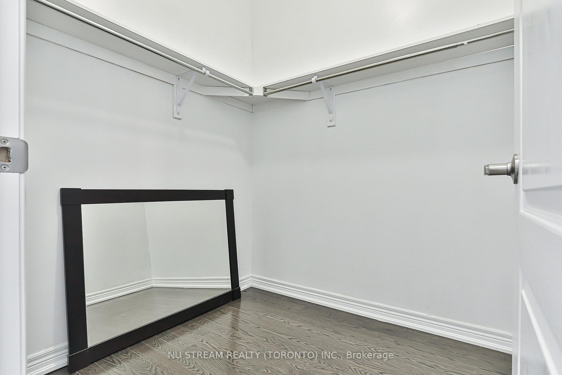 194 Paradelle Drive photo 33