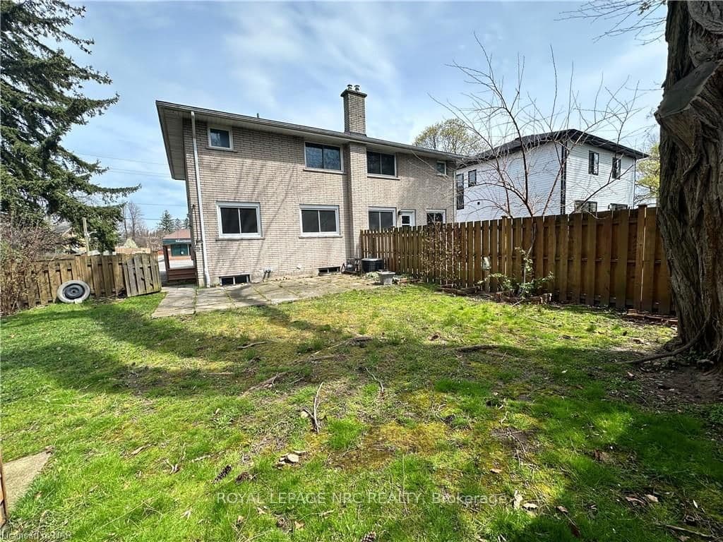 6258 RIALL Street photo 23