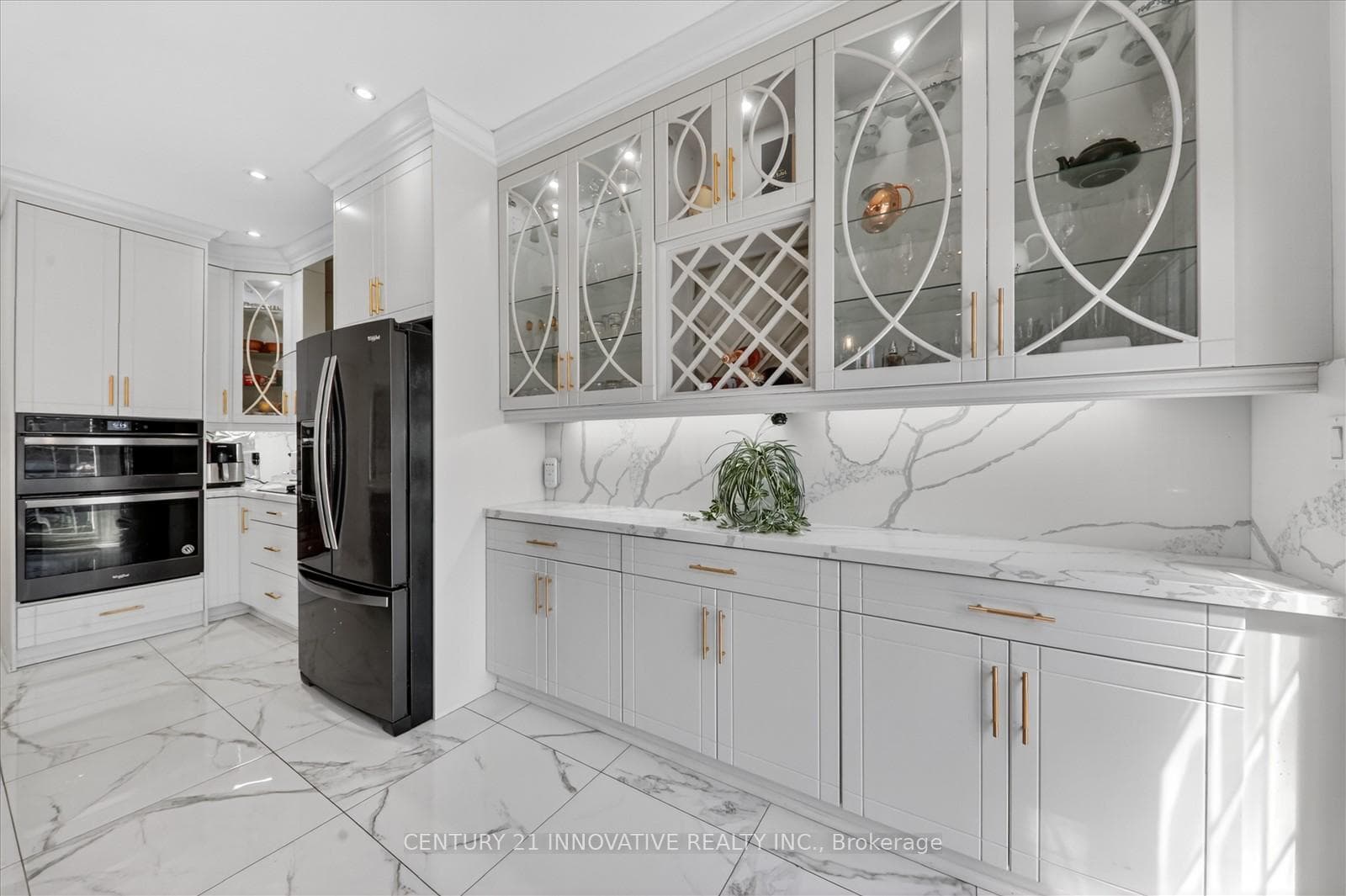 255 Denise Circle photo 18