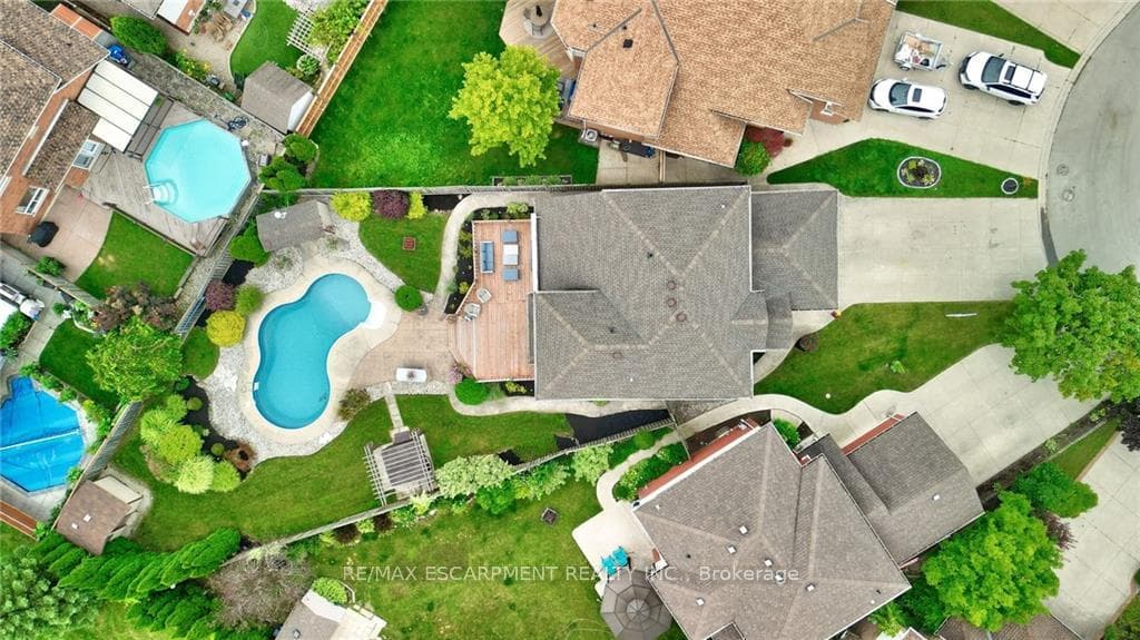 48 Hillgarden Drive photo 1
