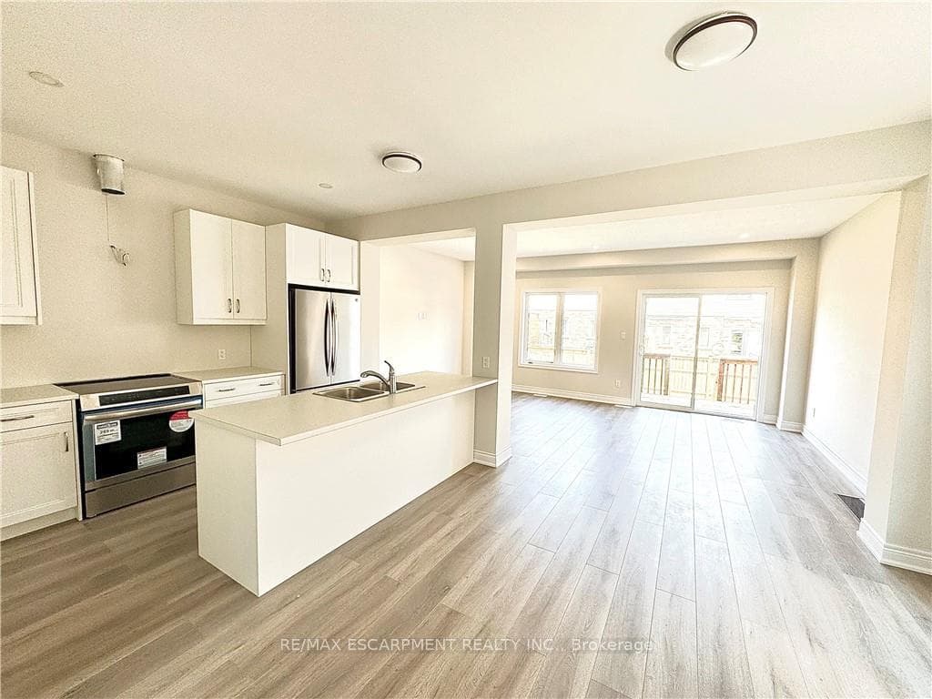 8 Harmony Way photo 5