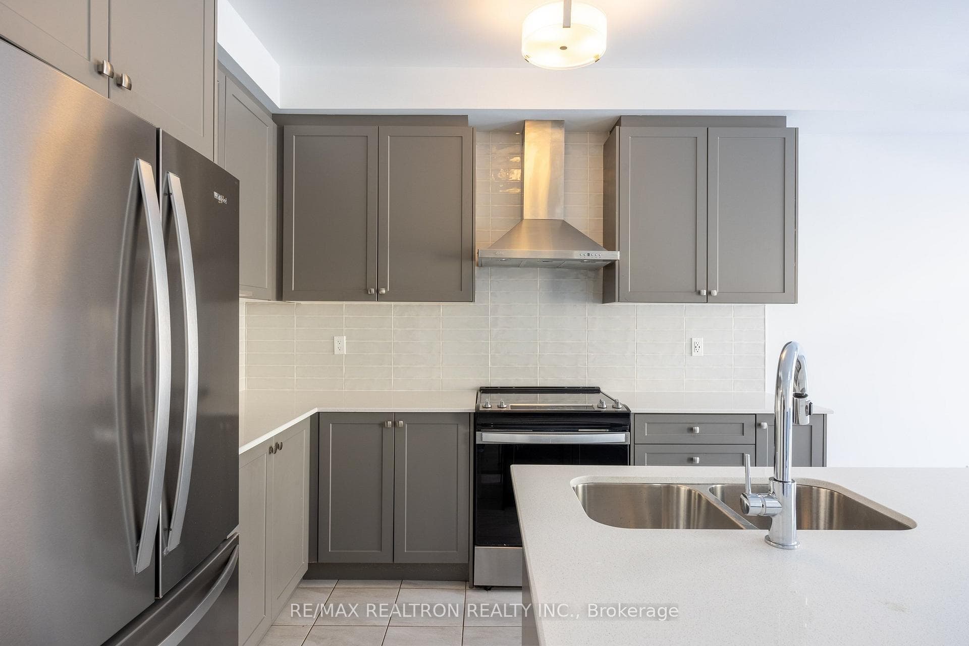 972 Crowsnest Hollow Avenue photo 32