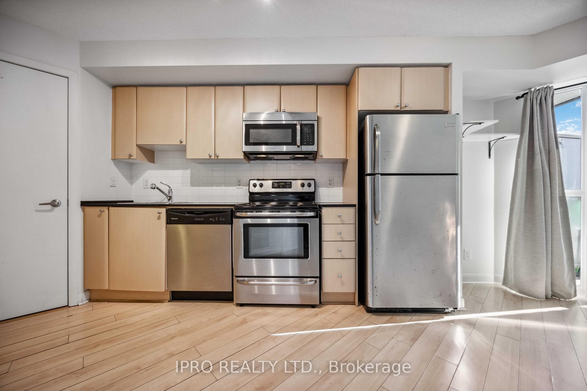 525 Wilson Avenue Unit 528 photo 3