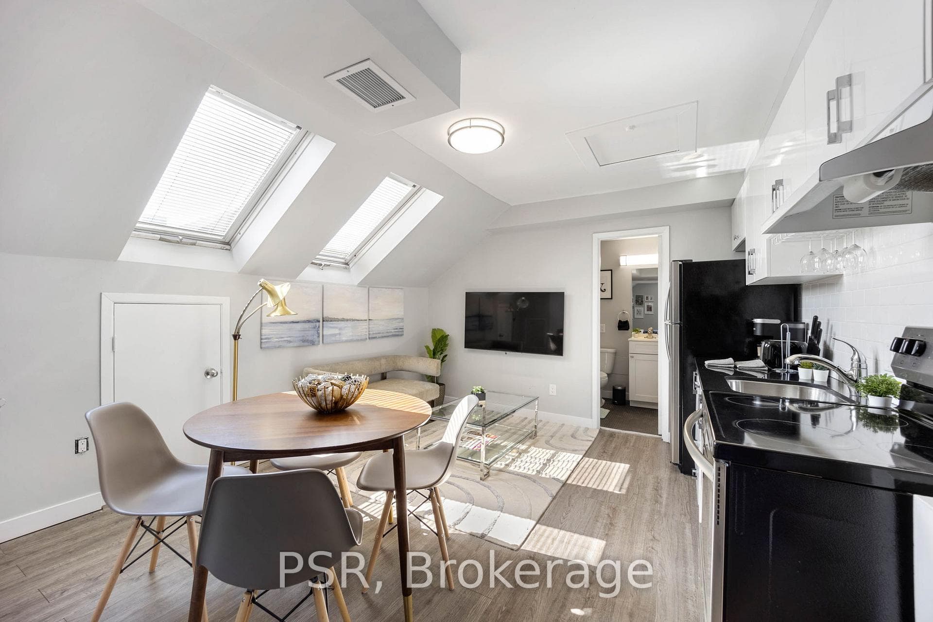 205 Gerrard Street Unit 8 photo 1