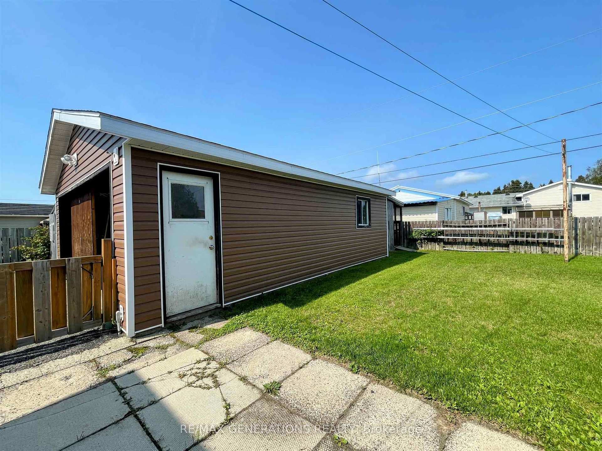 27 McFarland Street photo 44