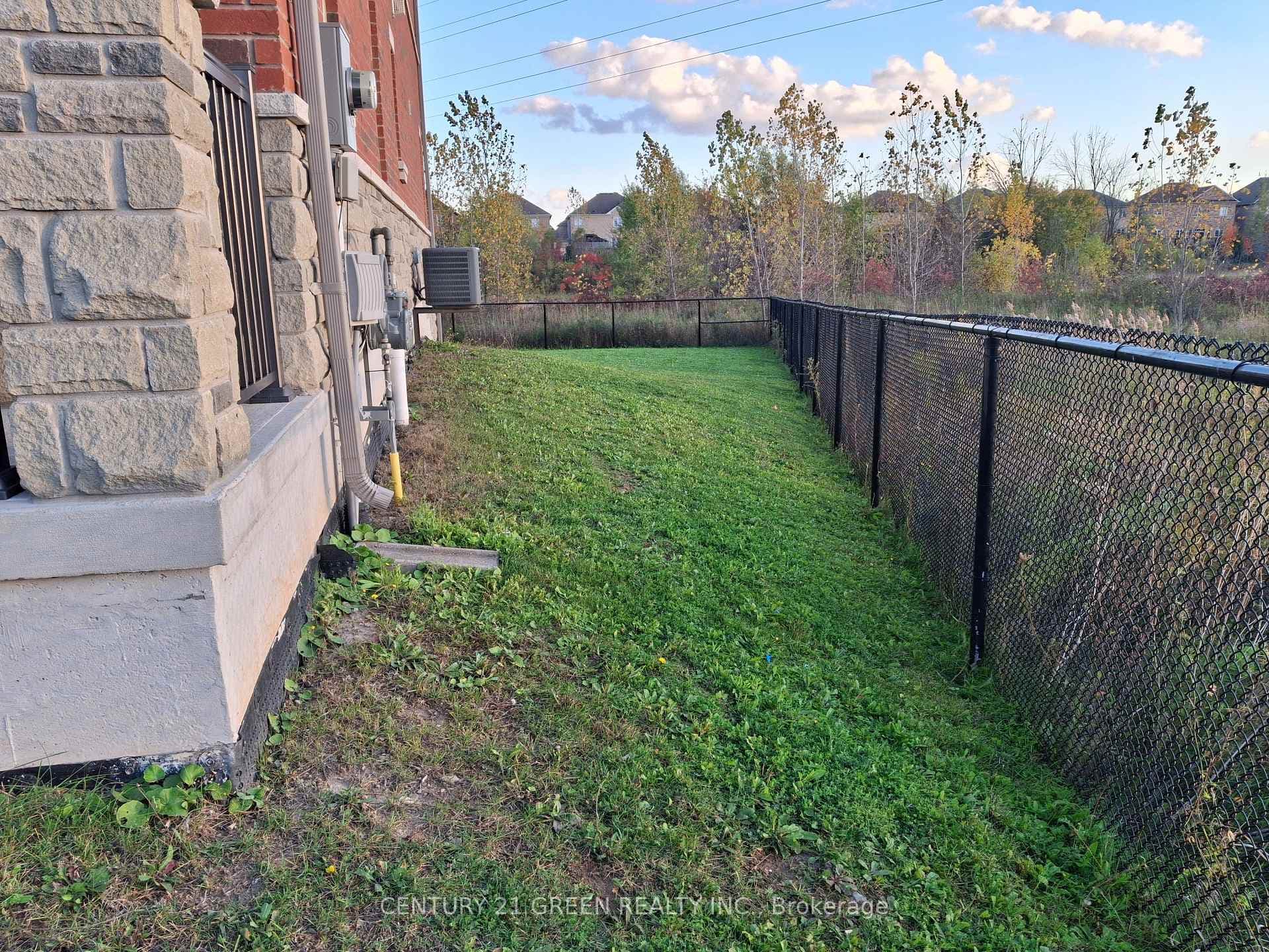85 Riverwalk Drive photo 29