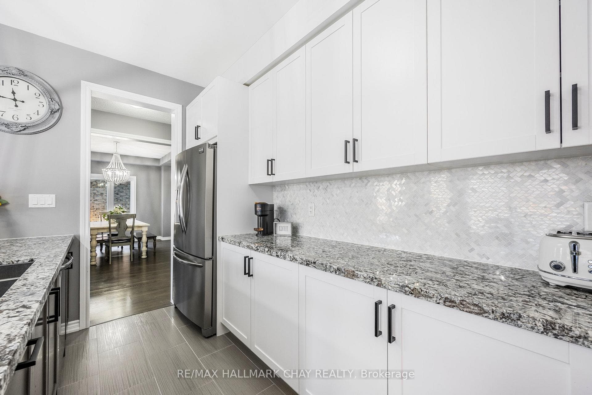 124 Hutchinson Drive photo 11