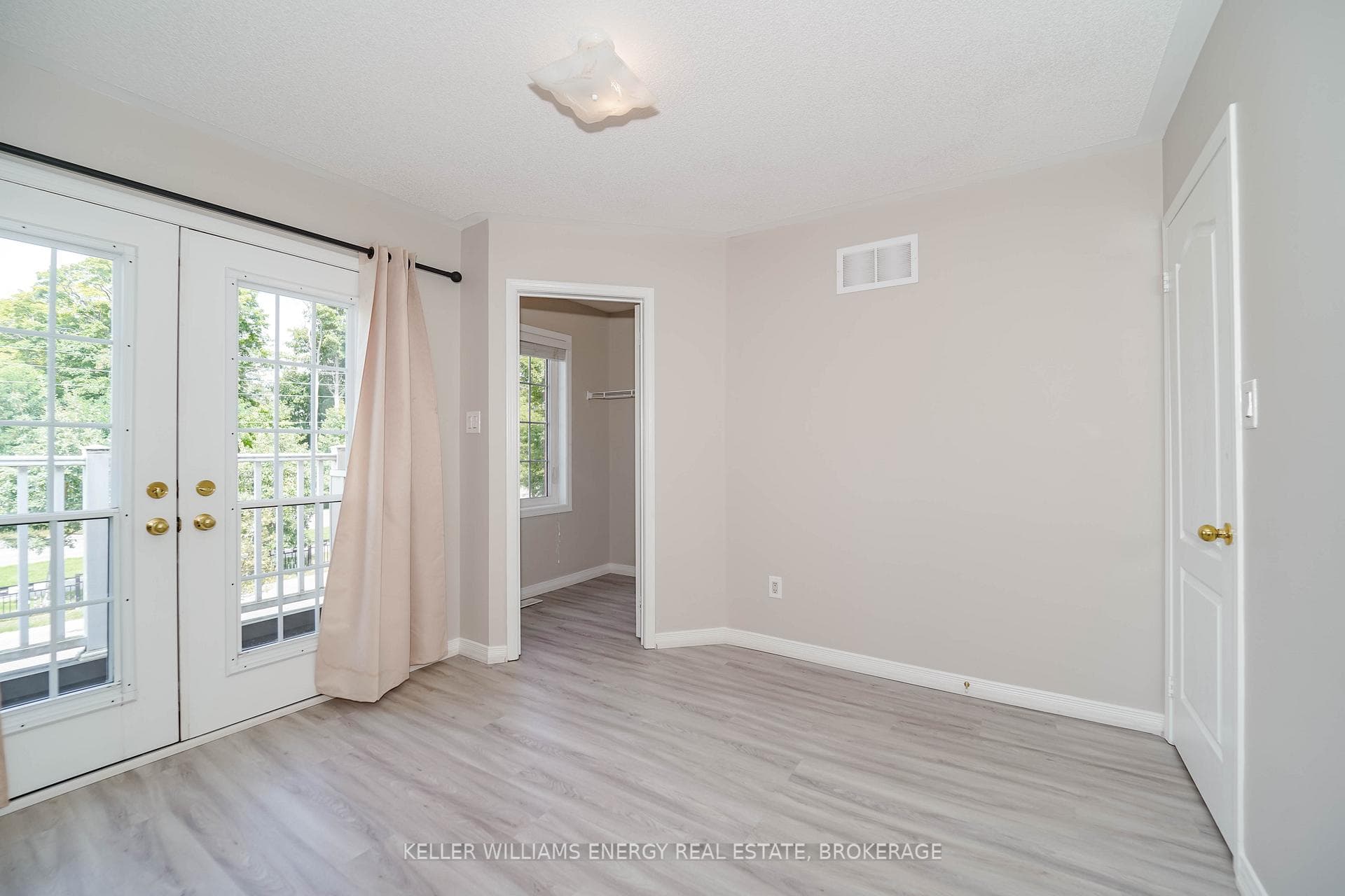 130 Shrewsbury Drive photo 10