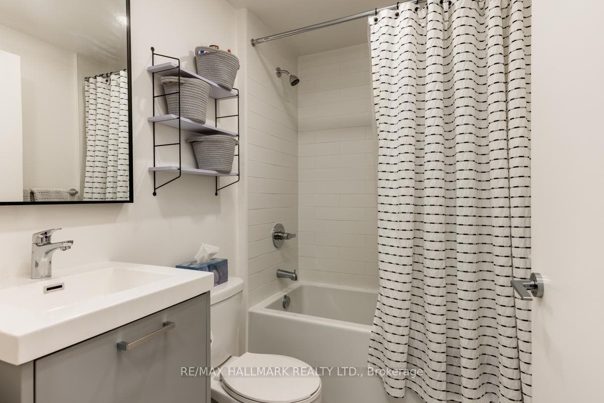 385 Osler Street Unit 306 photo 14