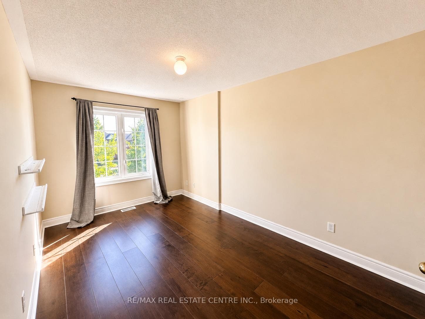 2491 Postmaster Drive photo 23