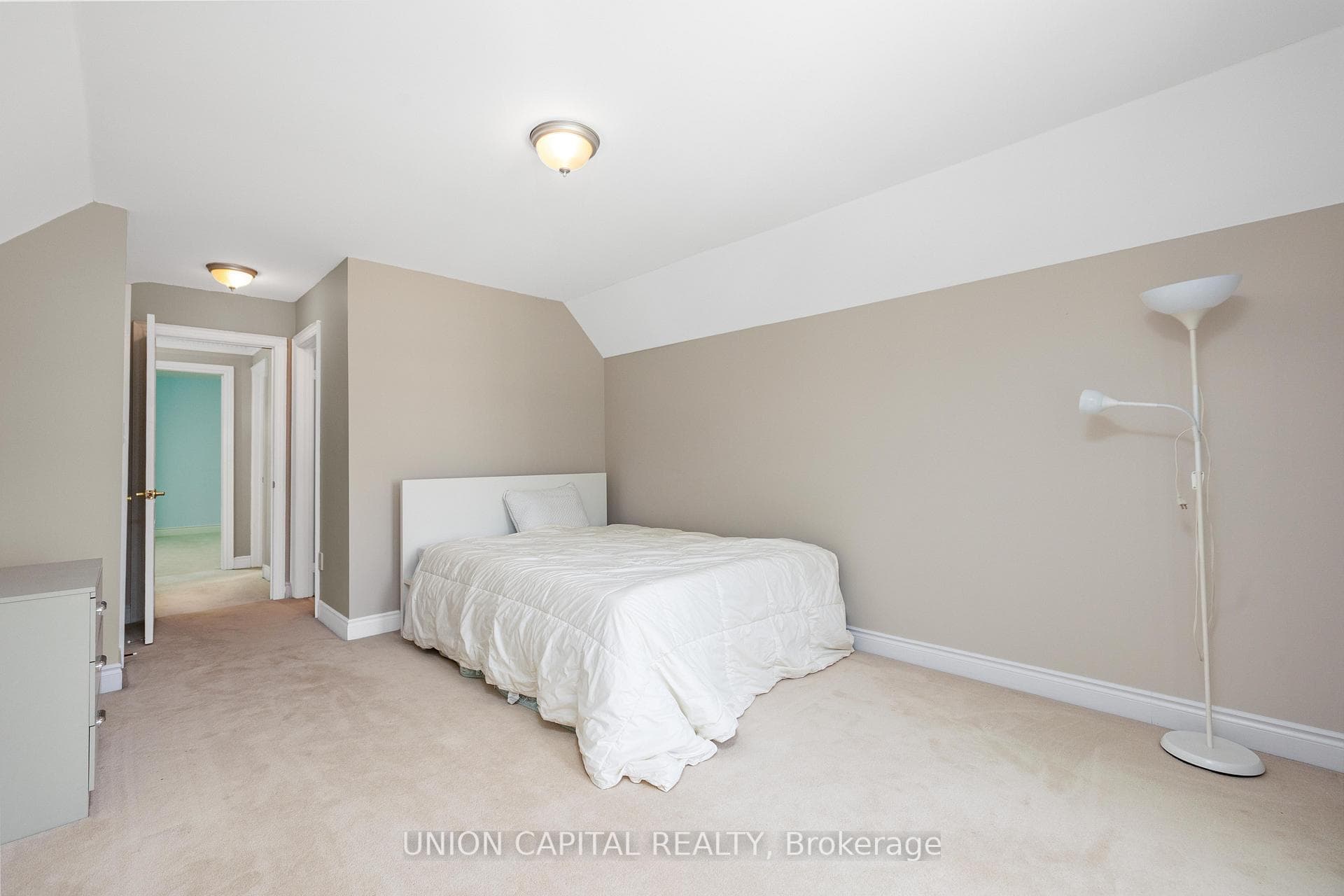 75 Langtry Place photo 29