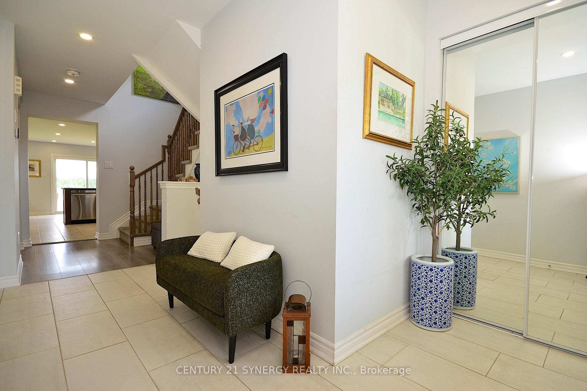 114 Unity Place photo 3