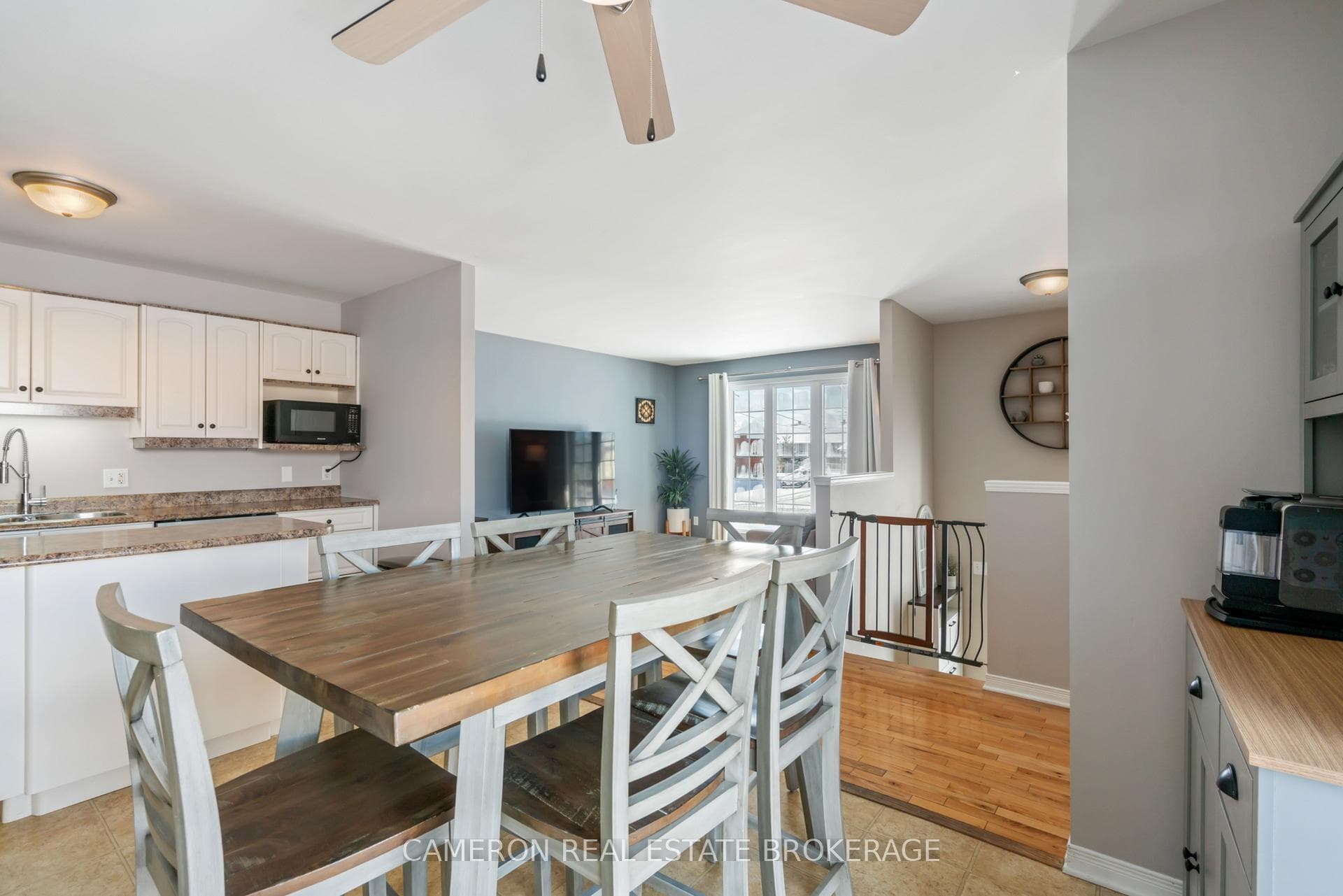 3215 Johnston Avenue photo 9