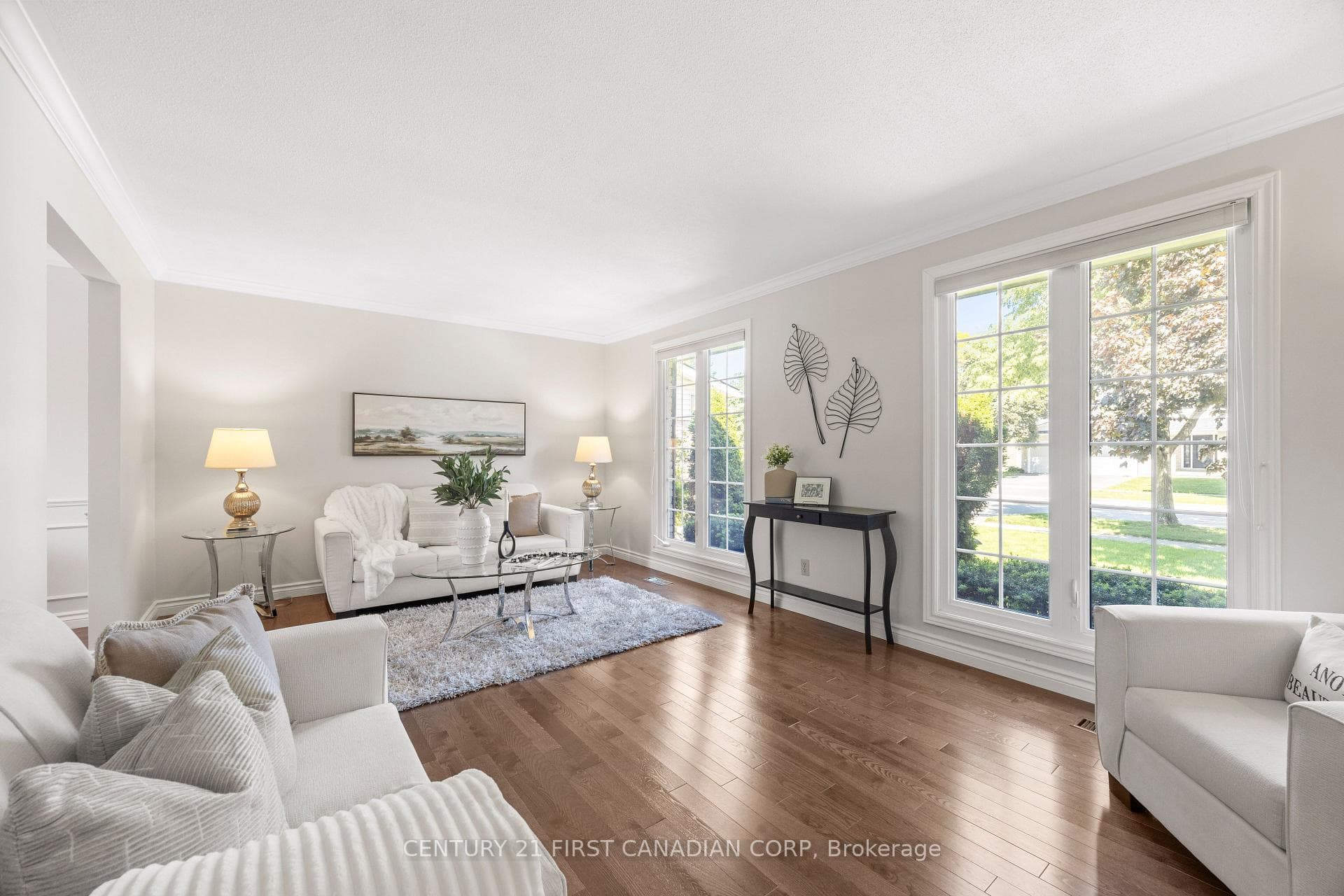 923 Farnham Road photo 7