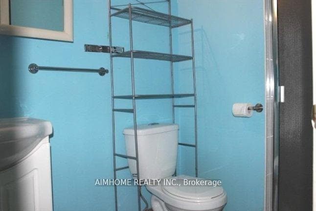 137 Irenemount Crescent Unit Upper photo 8