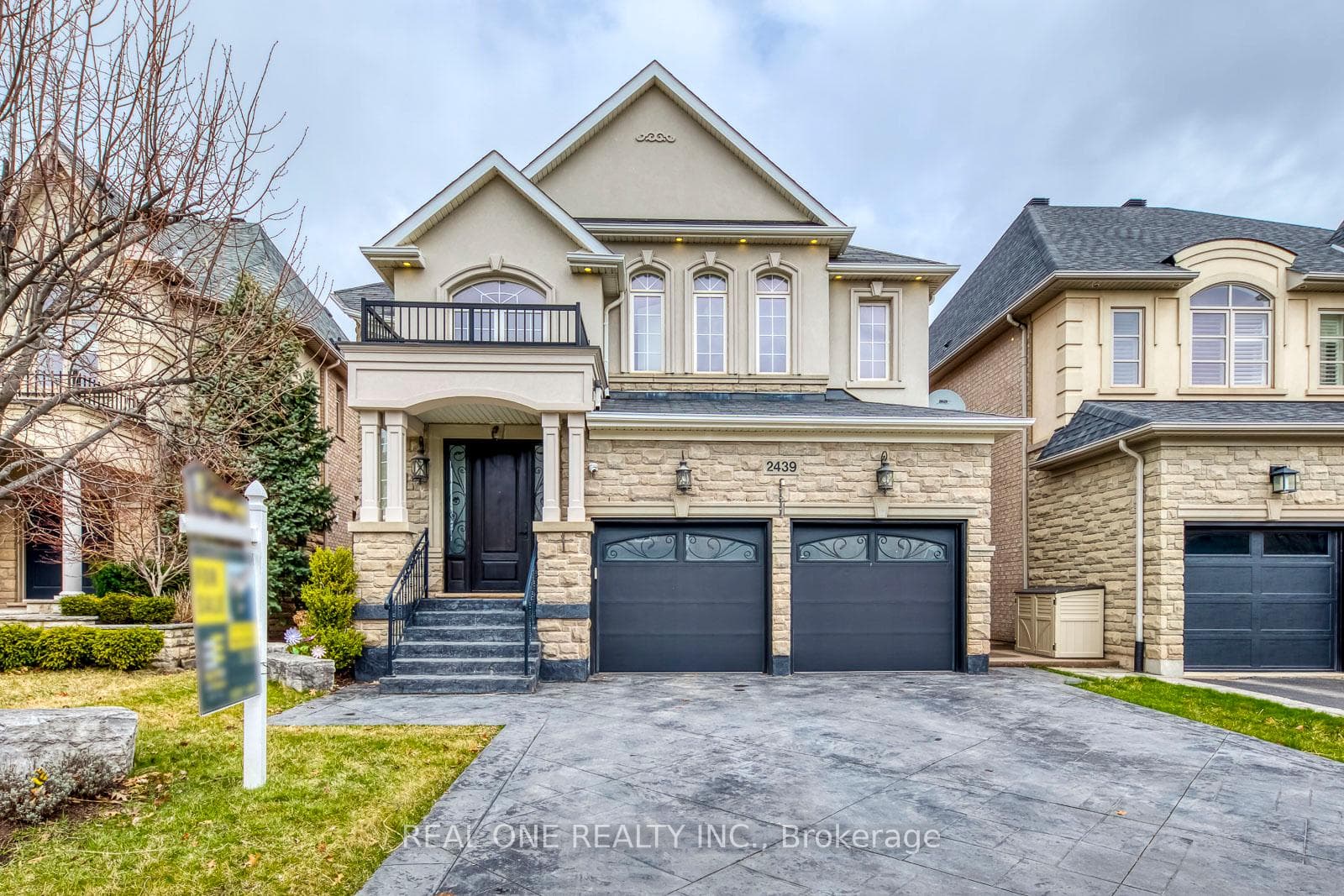 2439 Sylvia Drive photo 1