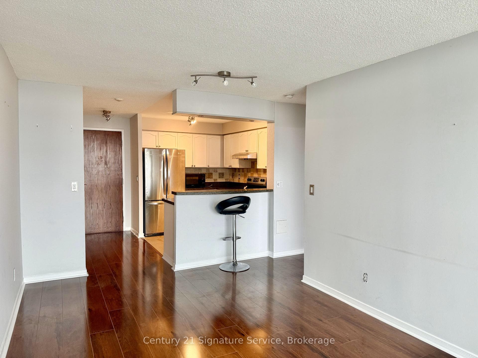 2545 Erin Centre Boulevard Unit 1802 photo 13