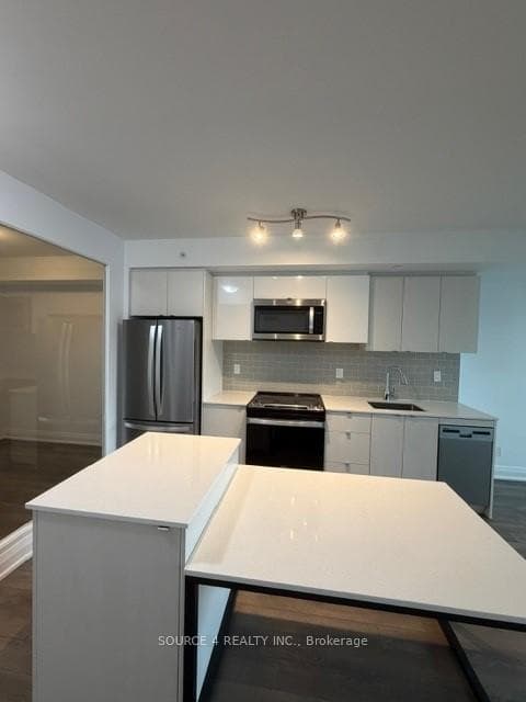 1461 Lawrence Avenue Unit 507 photo 6