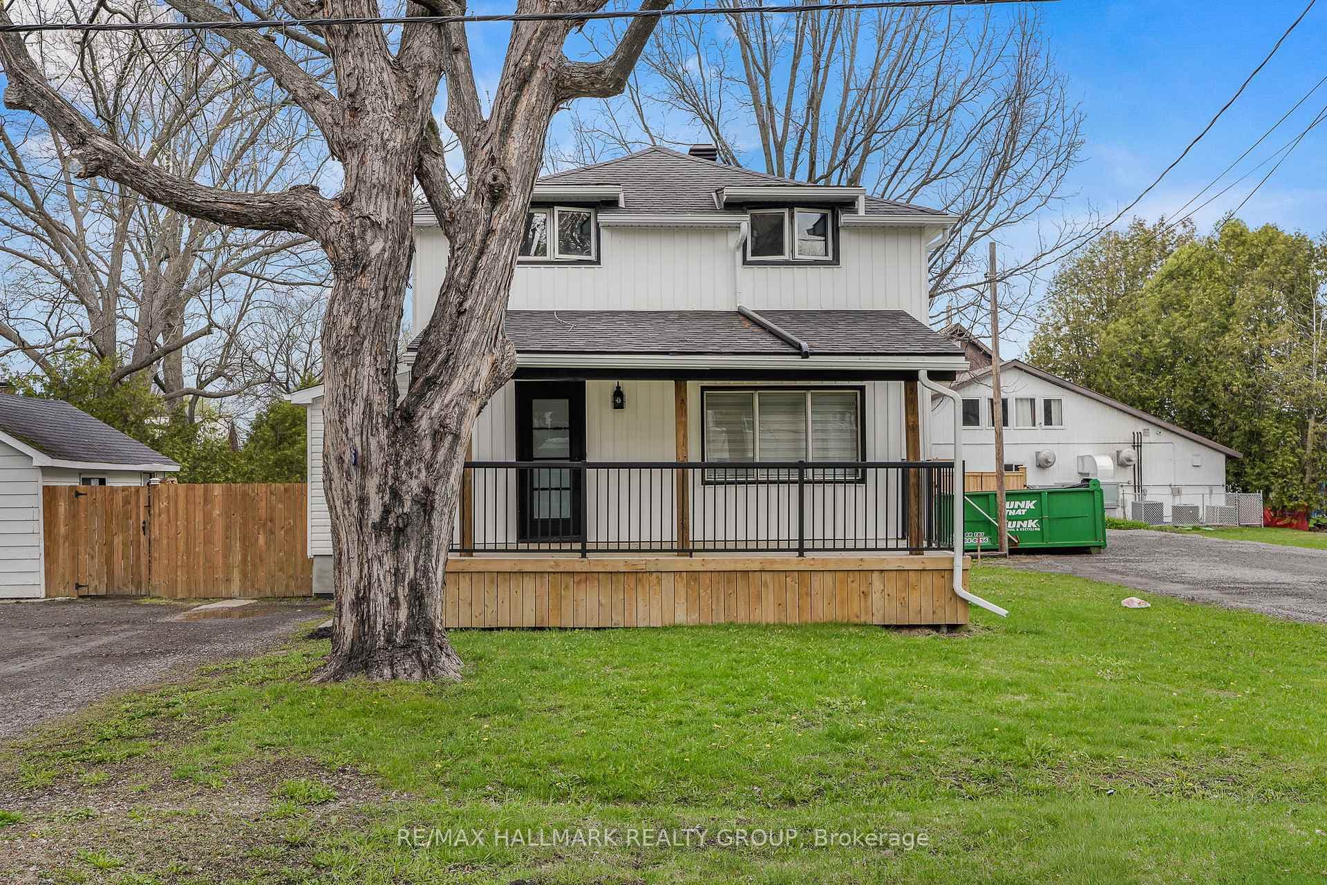 2545 MARKET Street photo 3